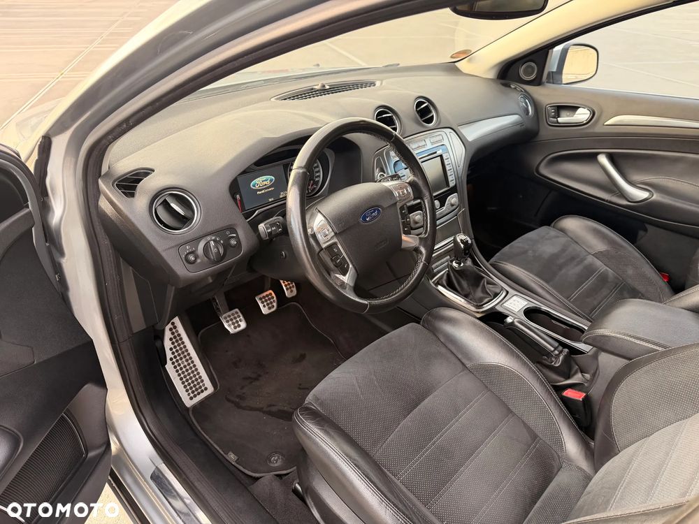 Ford Mondeo 2.5 Titanium S - 12