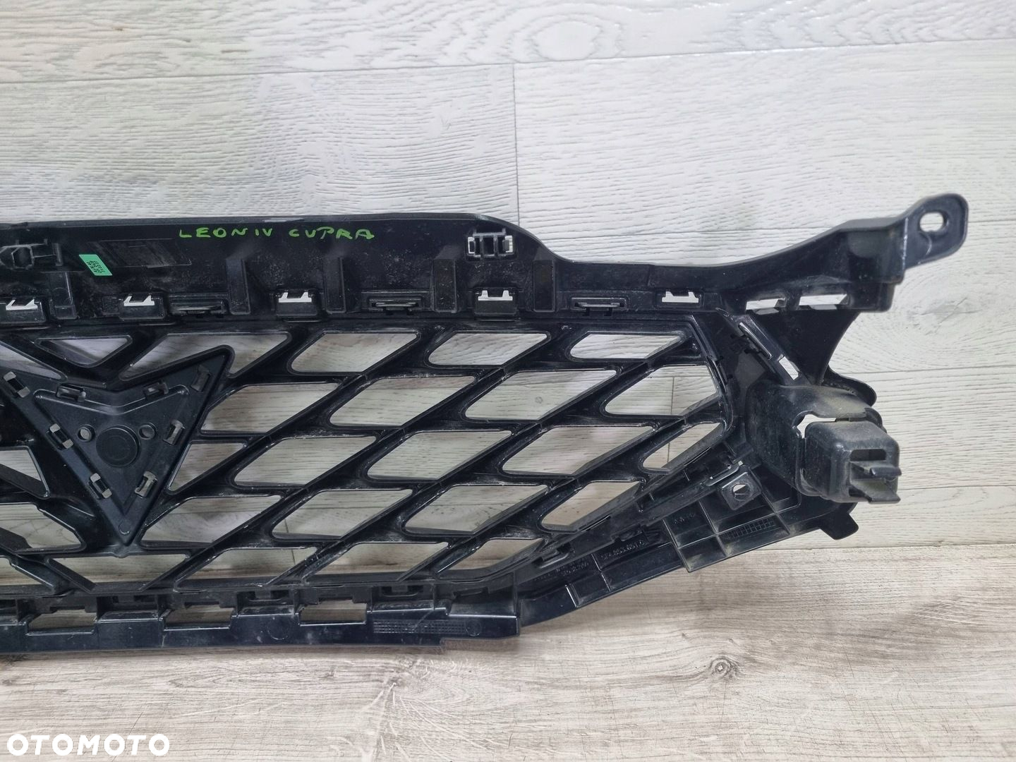 Seat Leon IV 2020 Z przodu Maskownica / Grill / Atrapa górna chłodnicy - 6