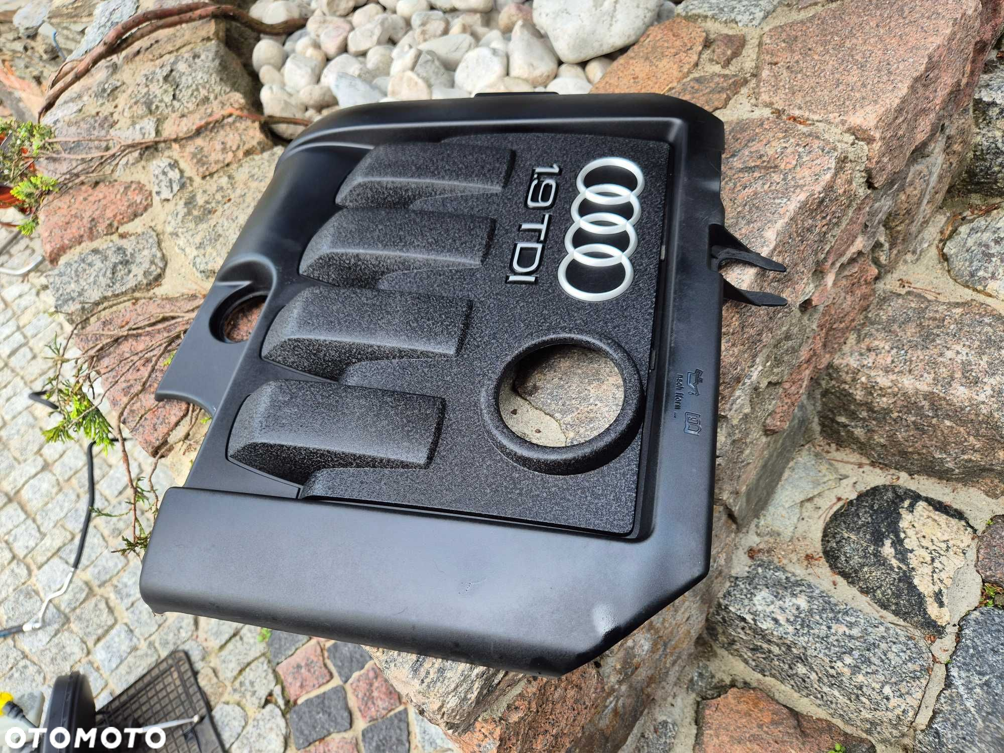 audi a3 8p 1.9 TDI osłona pokrywa silnika - 4