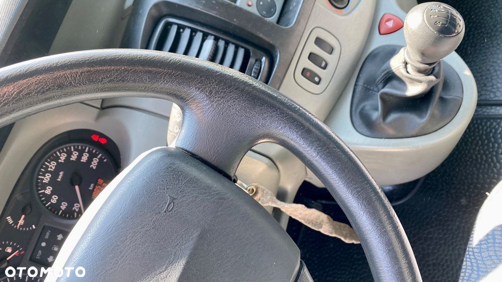 Renault Trafic - 17