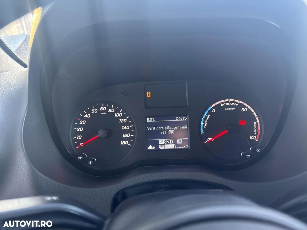 Mercedes-Benz Sprinter - 11