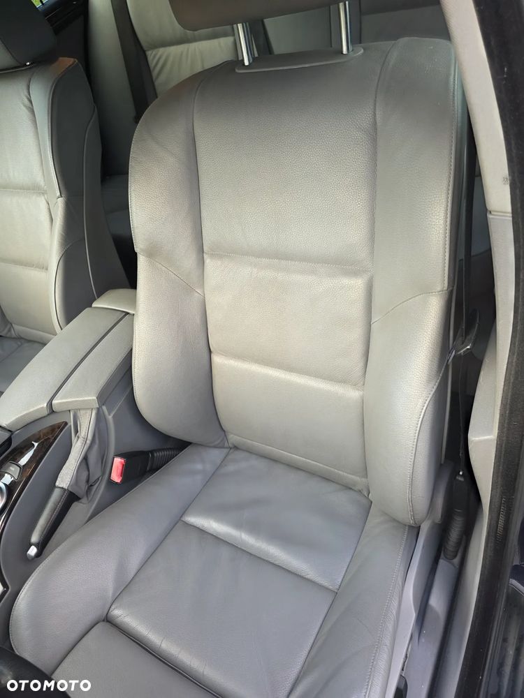 BMW Seria 5 525d Touring - 12