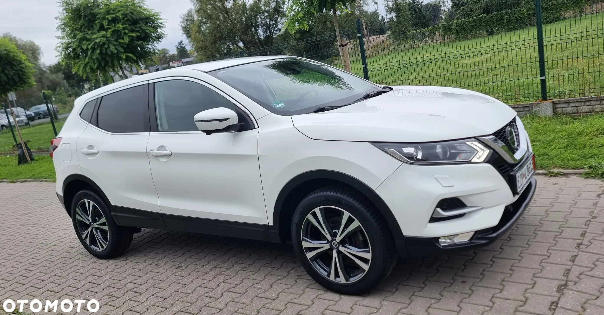 Nissan Qashqai 1.3 DIG-T TEKNA - 5