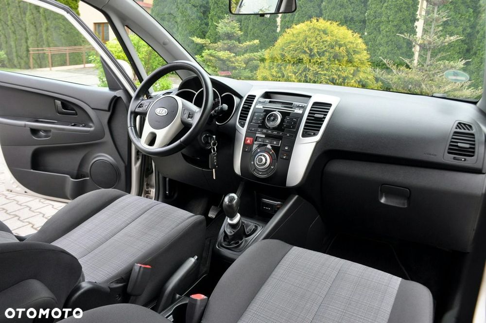 Kia Venga - 24