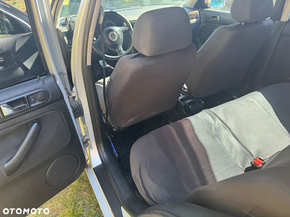 Volkswagen Golf 1.6 - 7