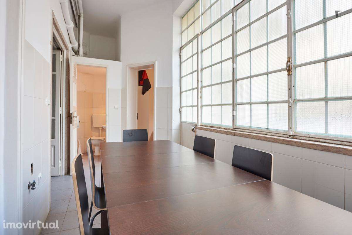 Quarto - localizado em Alameda Lisbon - Grande imagem: 3/15