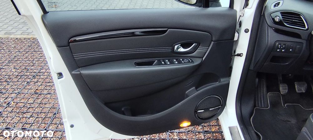 Renault Scenic 1.4 16V TCE Bose Edition - 13