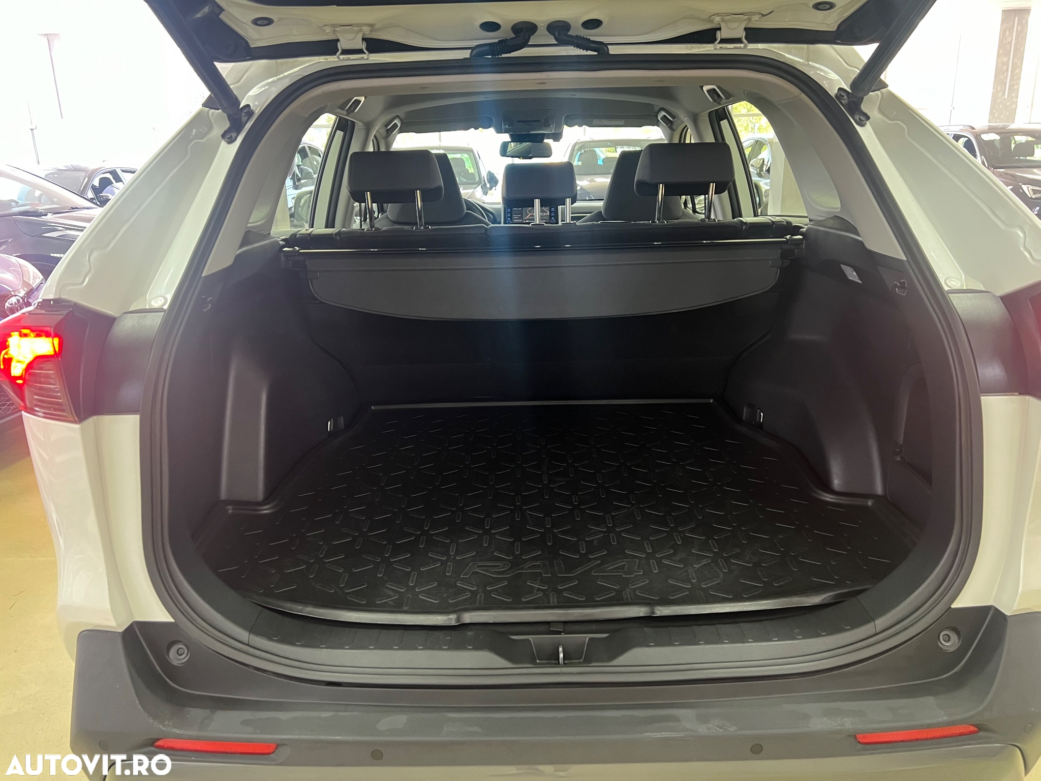 Toyota RAV4 - 13