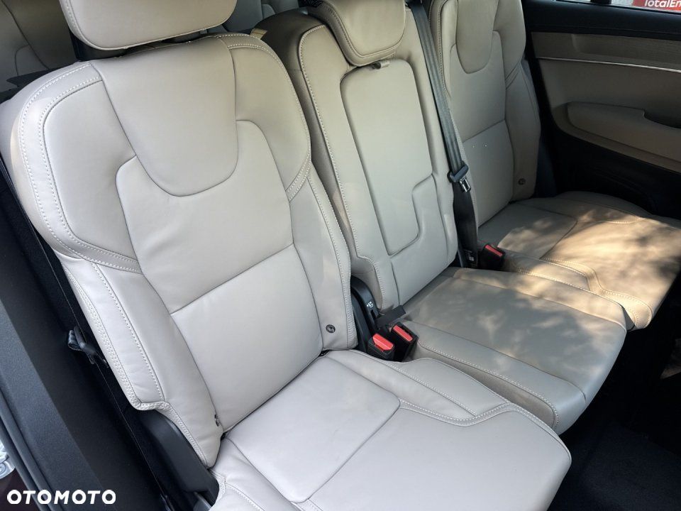 Volvo XC 90 - 13