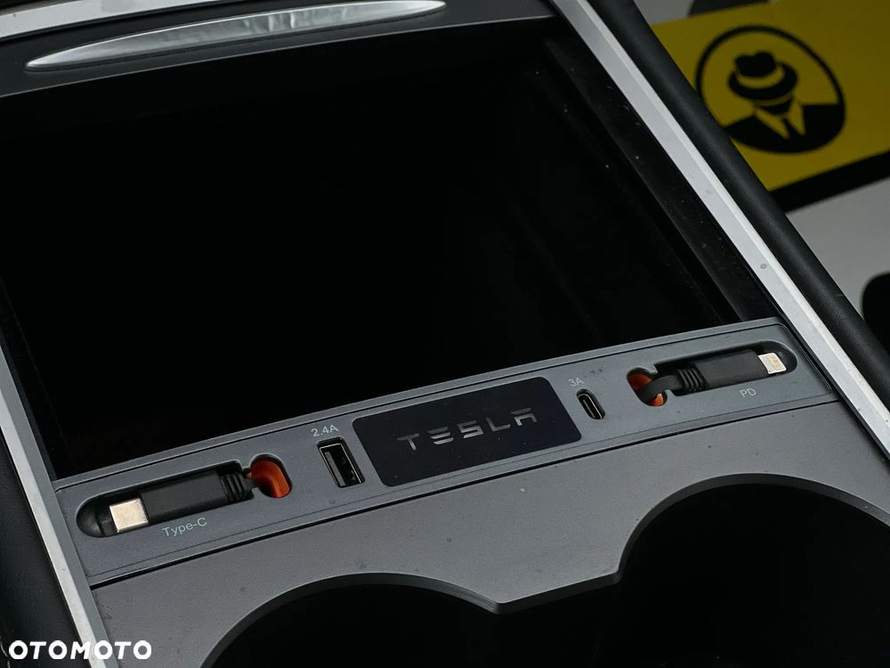 Tesla Model Y - 19