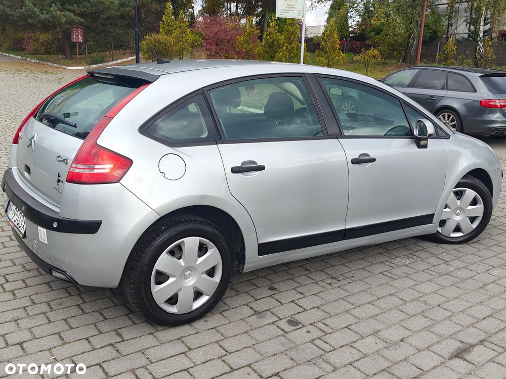 Citroën C4 1.4 16V Advance - 16