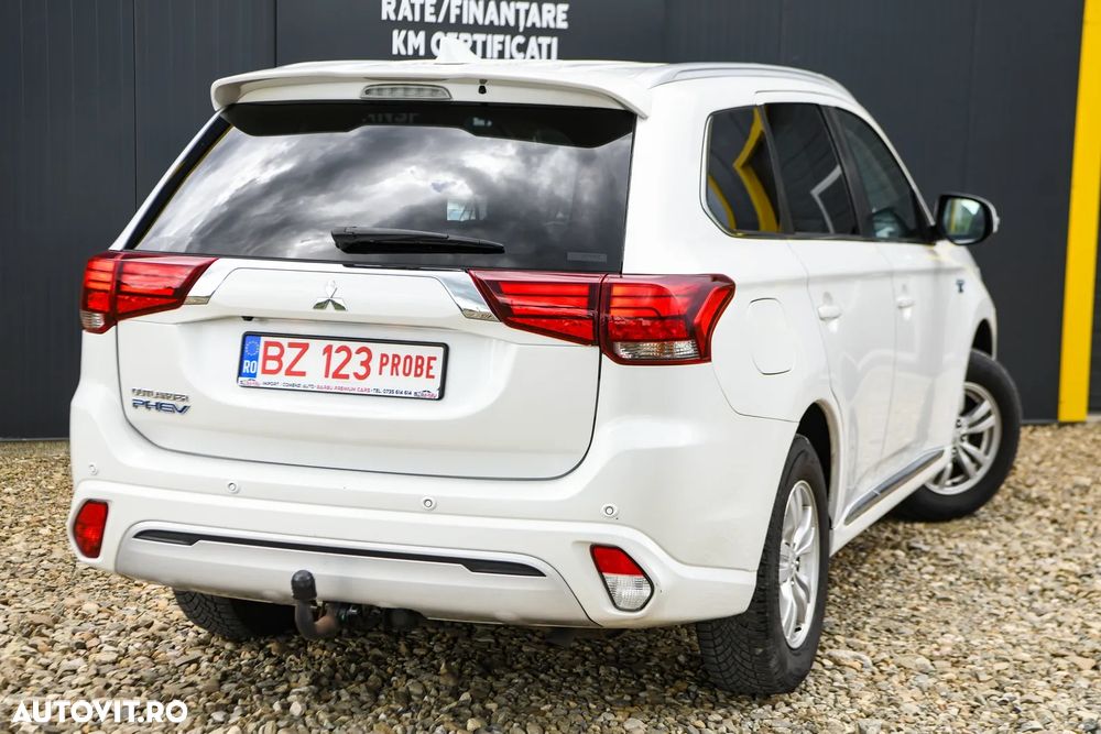 Mitsubishi Outlander 2.4 4WD - 2