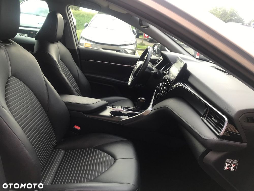 Toyota Camry 2.5 Hybrid Prestige CVT - 23