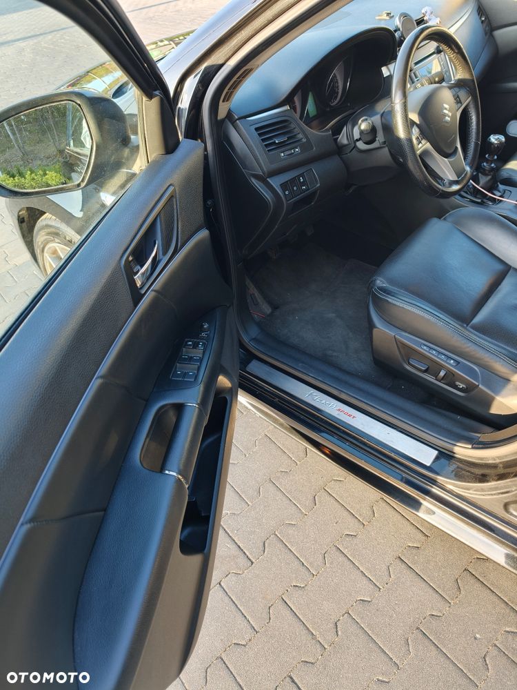 Suzuki Kizashi 2.4 4x2 Sport - 12