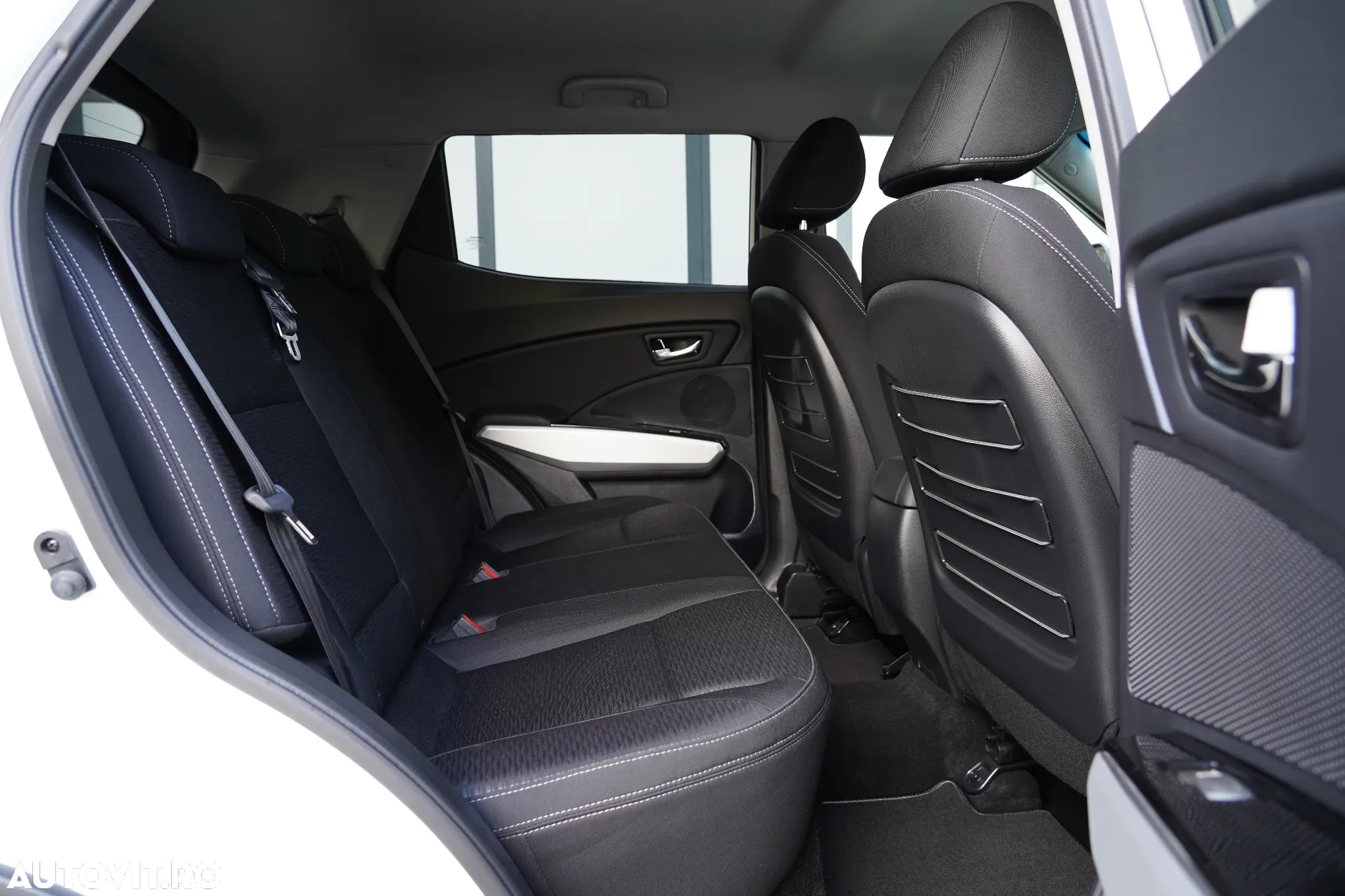 SsangYong Tivoli 1.6 e-XDi 4WD Aut. Sapphire - 7