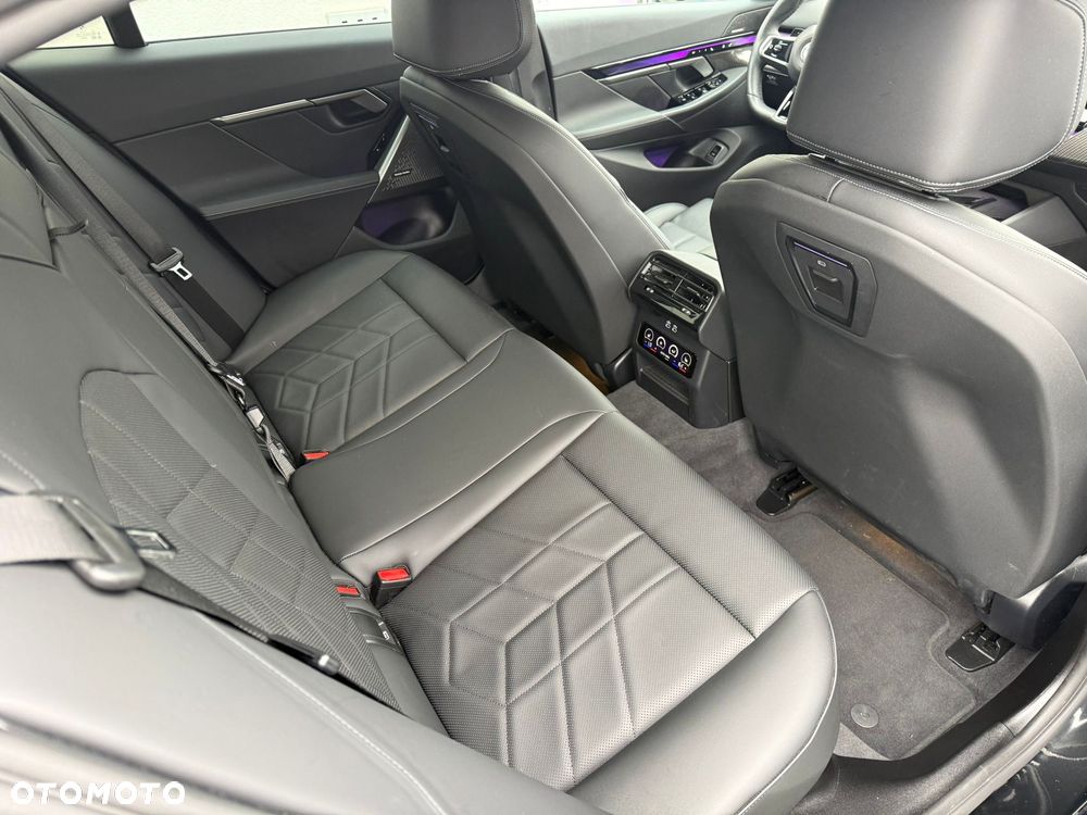 BMW Seria 5 520d - 37