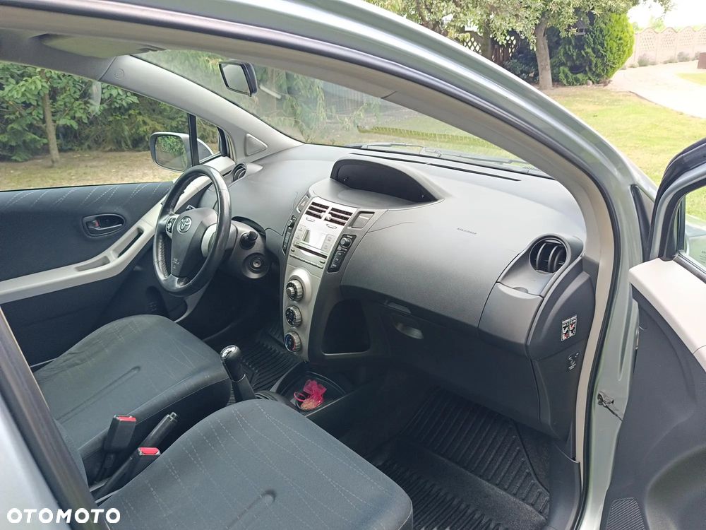 Toyota Yaris 1.3 VVT-i Sol - 8