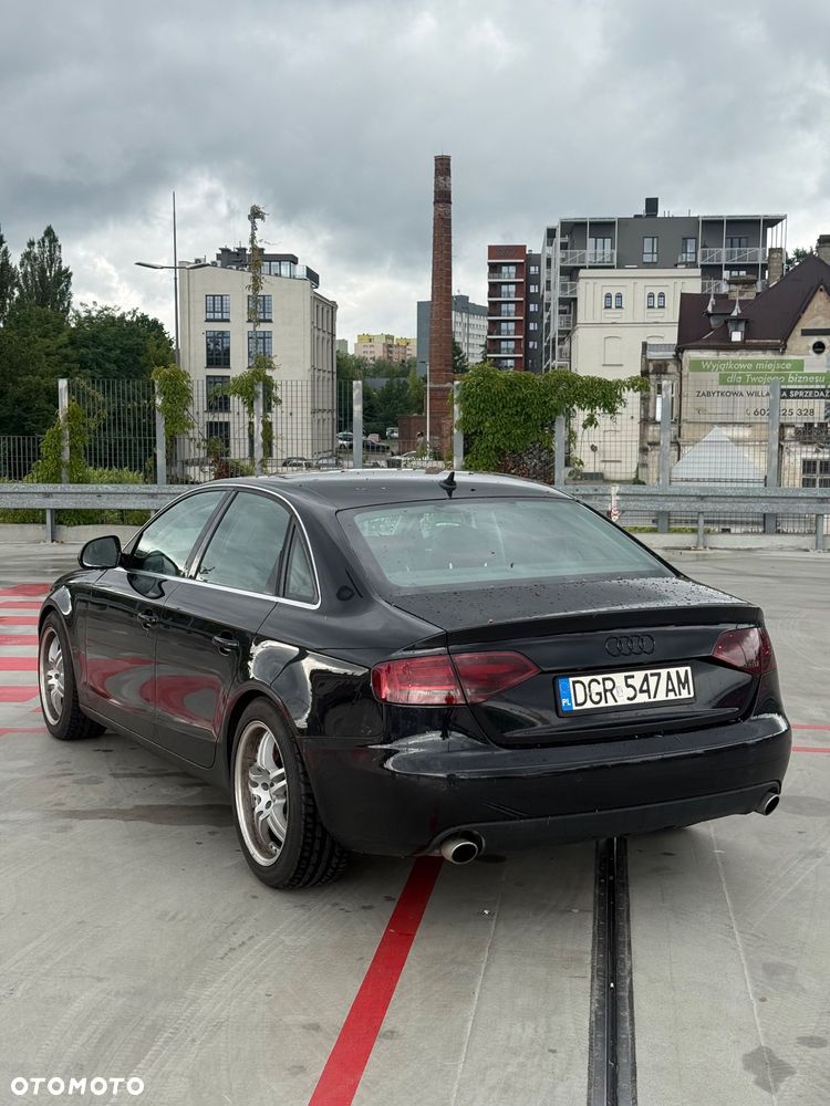Audi A4 Limousine - 6