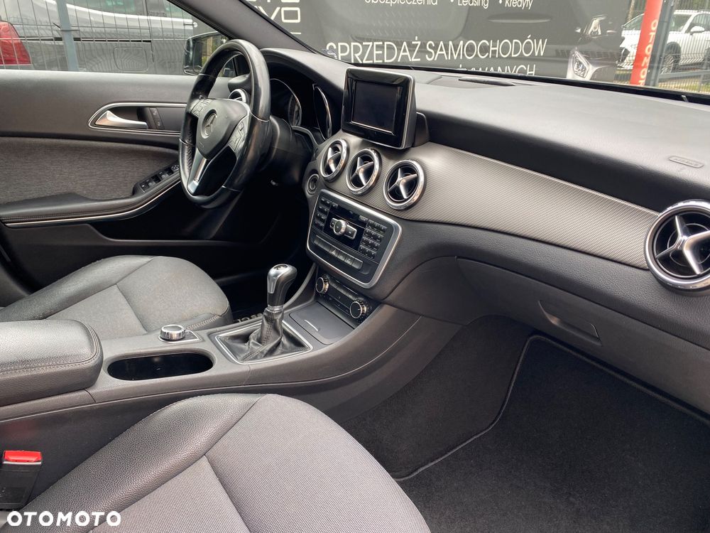 Mercedes-Benz GLA 180 (CDI) d Urban - 11