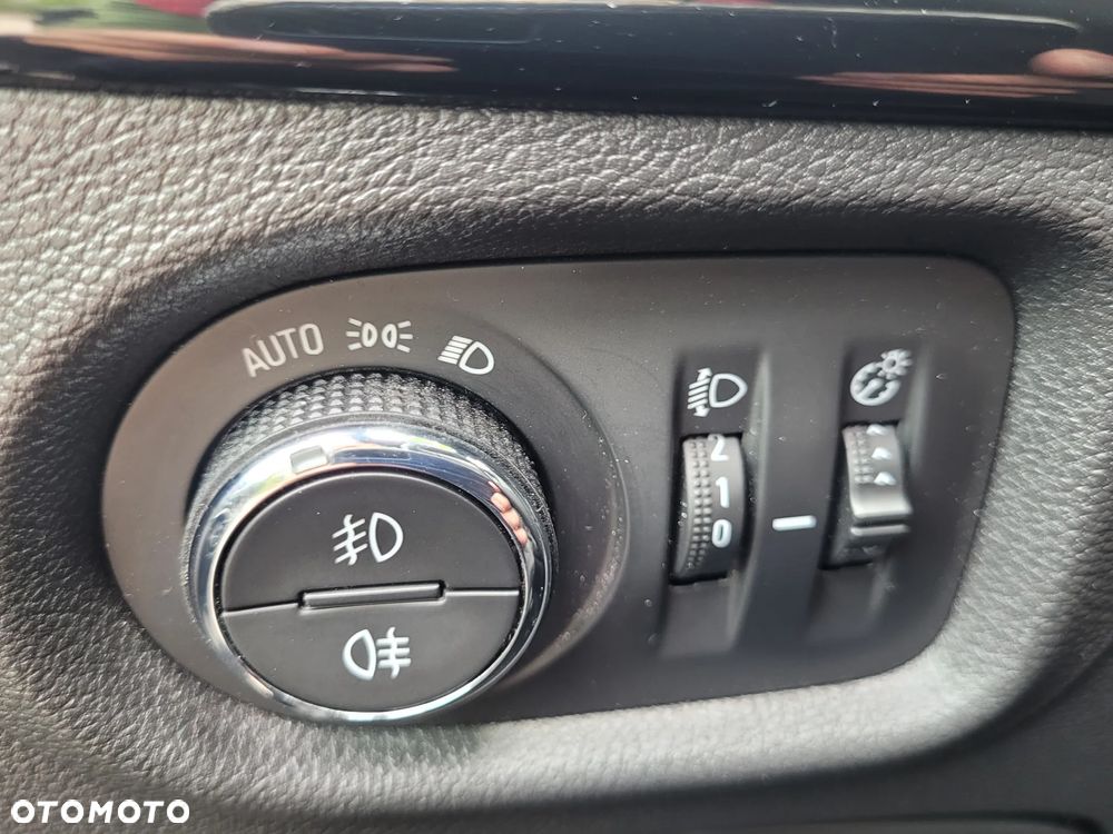Opel Astra 1.4 Turbo Start/Stop 120 Jahre - 20