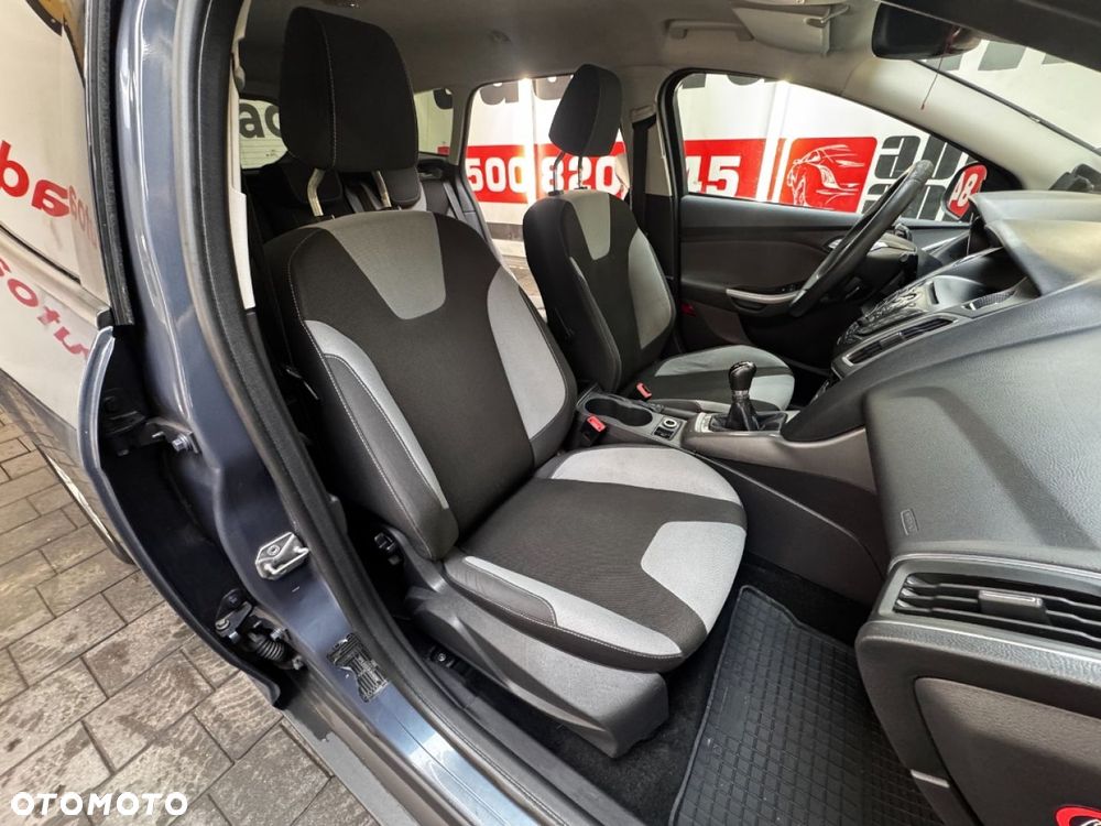 Ford Focus - 33