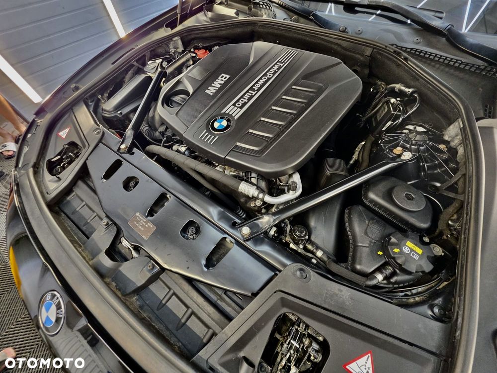 BMW Seria 5 535d xDrive - 15