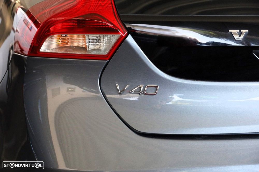 Volvo V40 1.5 T3 Sport Edition Plus Geartronic - 22