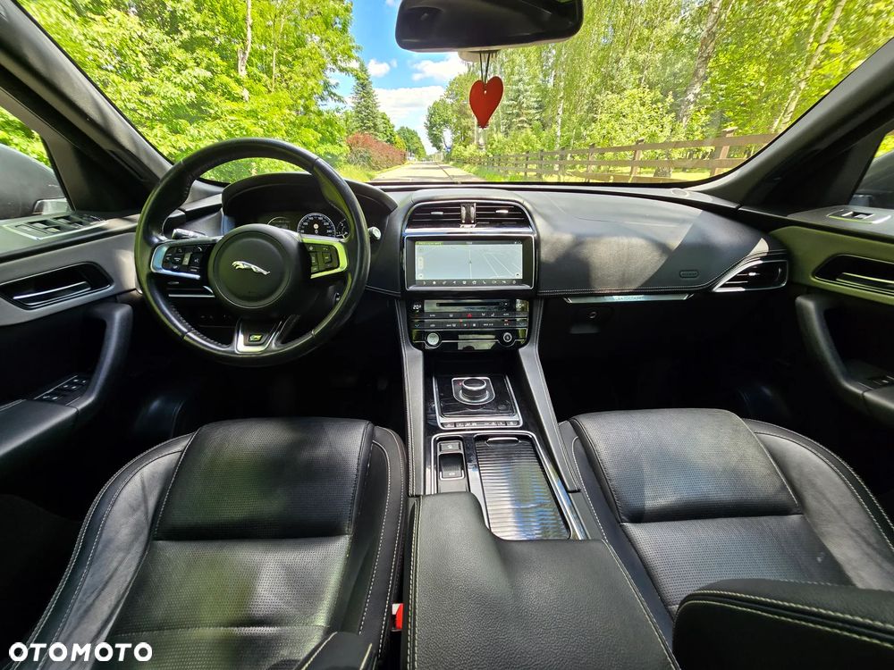 Jaguar F-Pace 2.0 i4D AWD Prestige - 6