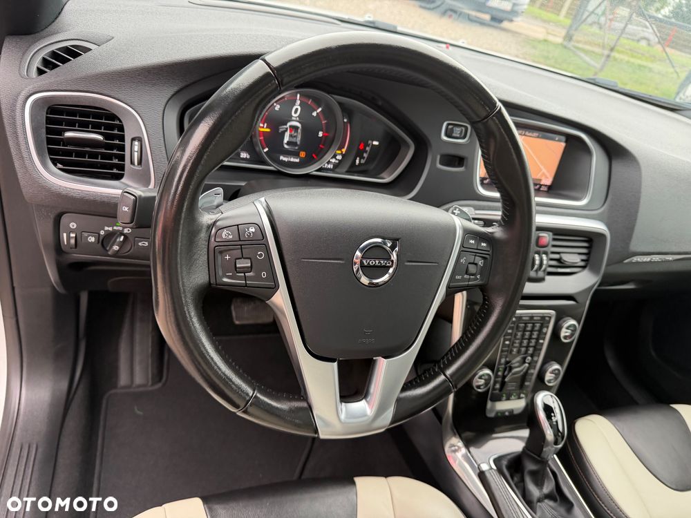 Volvo V40 Cross Country D4 Geartronic Summum - 19