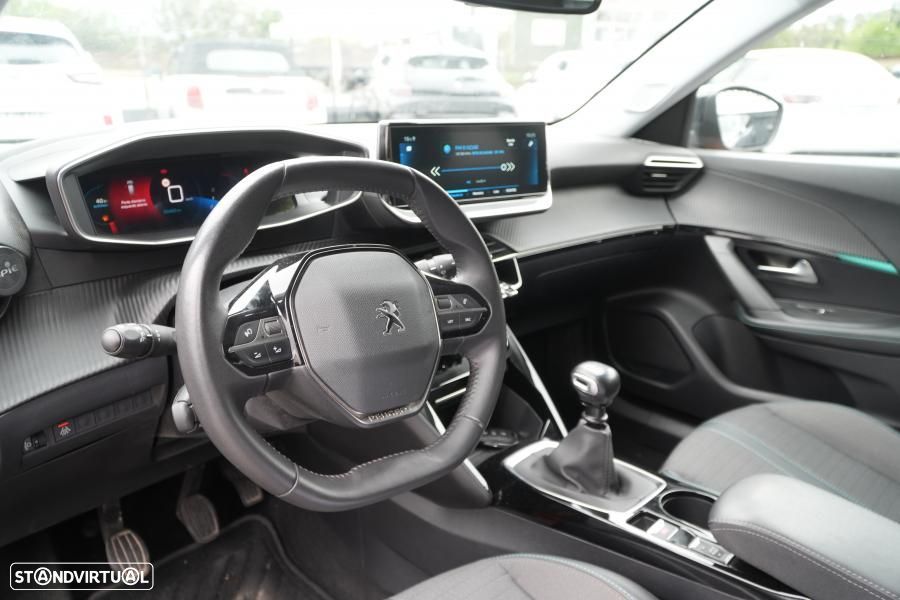 Peugeot 2008 1.2 PureTech Allure - 8