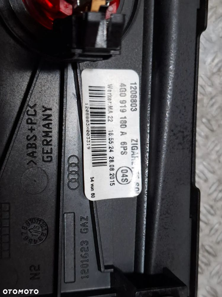 Osłona tunelu kratek nawiewu tył Audi A6 C7 2015 rok  nr 4G0919180A - 2