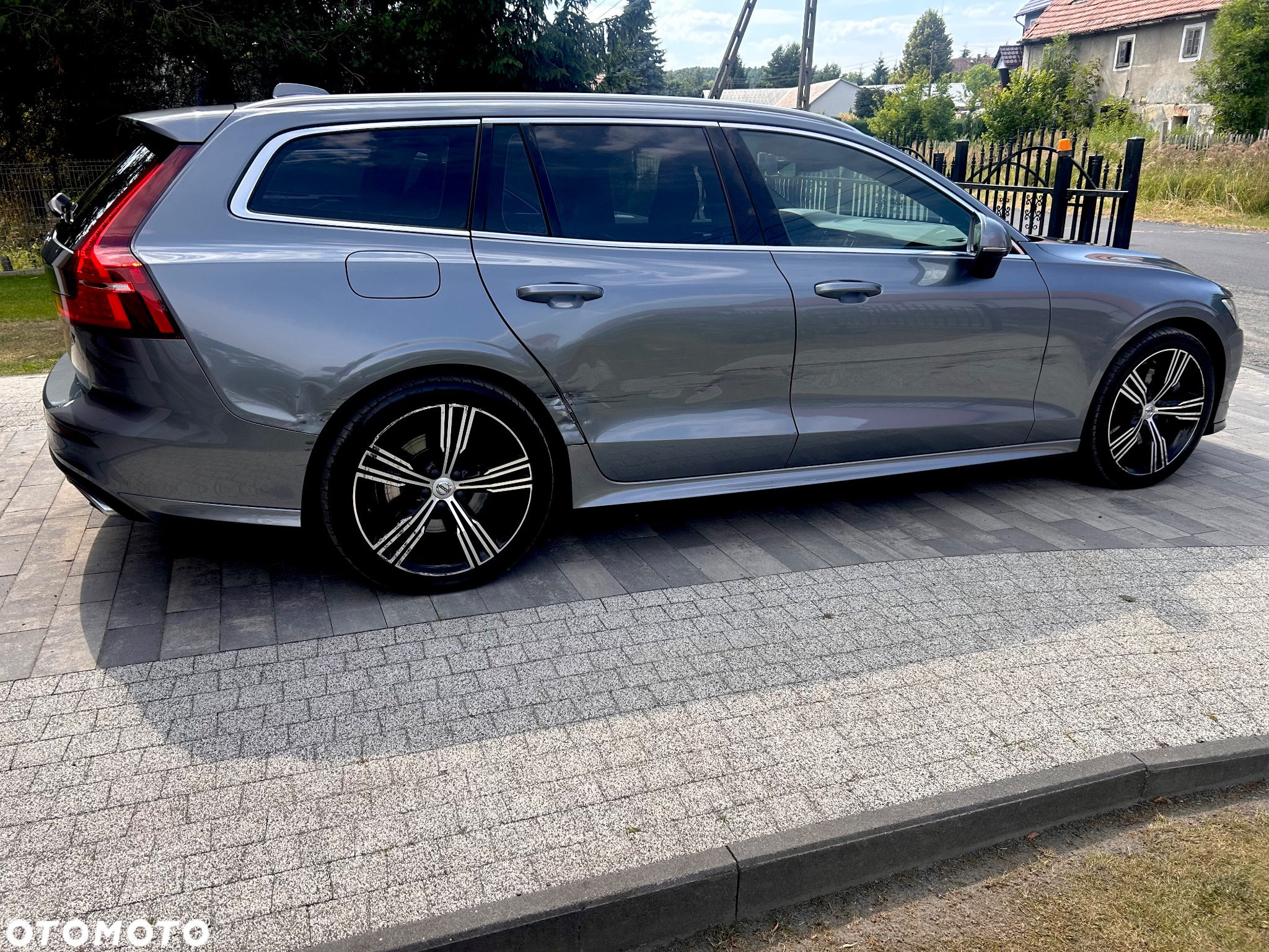 Volvo V60 T6 AWD Plug-In Hybrid Essential - 9
