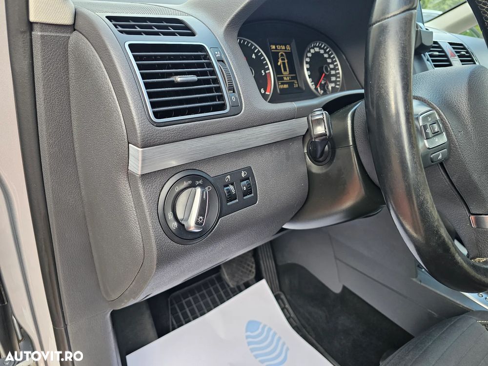 Volkswagen Touran 1.6 TDI DPF BlueMotion Technology DSG Cup - 19