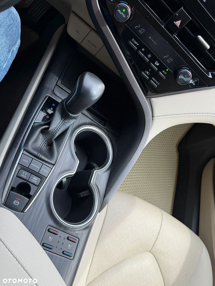 Toyota Camry 2.5 Hybrid Executive CVT - 16