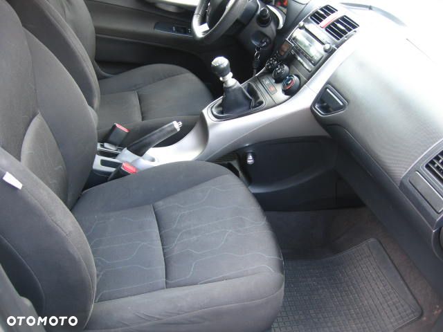 Toyota Auris 1.6 Premium - 19