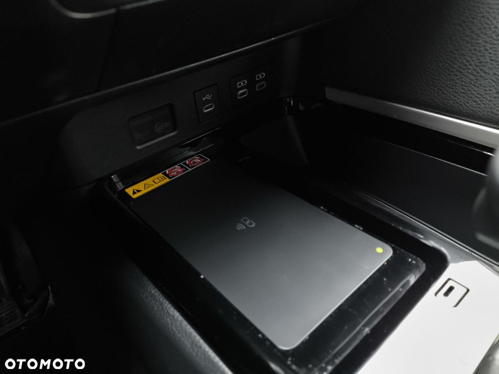 Toyota Camry - 25