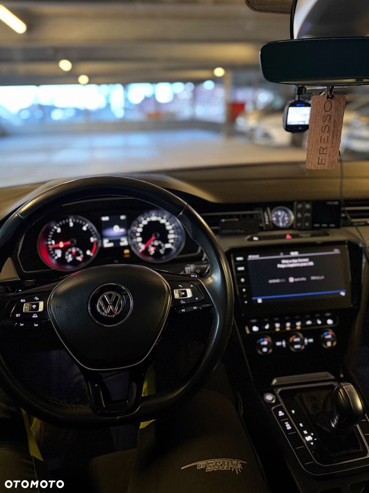 Volkswagen Passat - 27