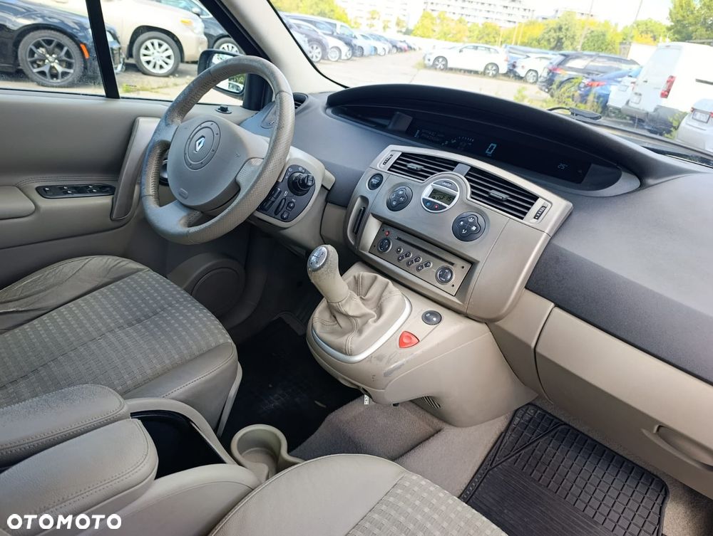 Renault Scenic 1.6 16V Dynamique - 10