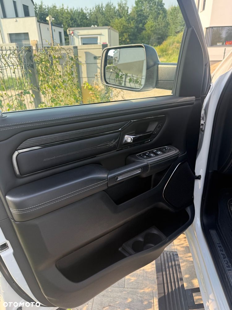 RAM 1500 5.7 Crew Cab Limited - 10