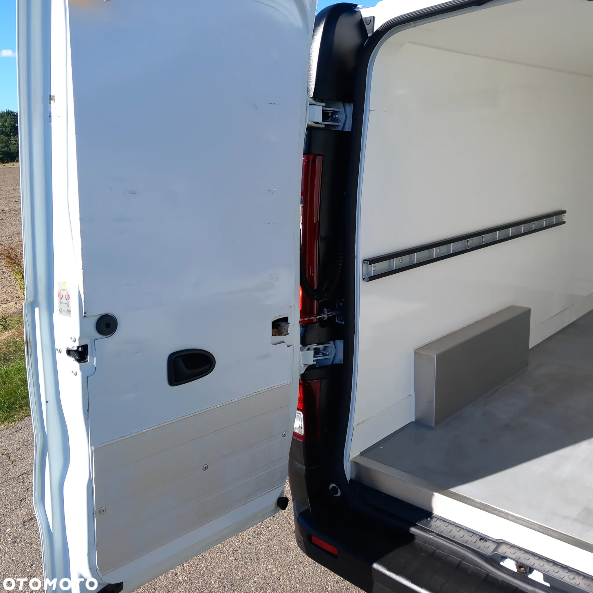 Renault Trafic - 23