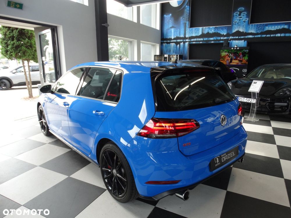 Volkswagen Golf - 5