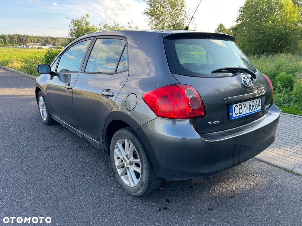 Toyota Auris 1.4 D-4D Luna - 2