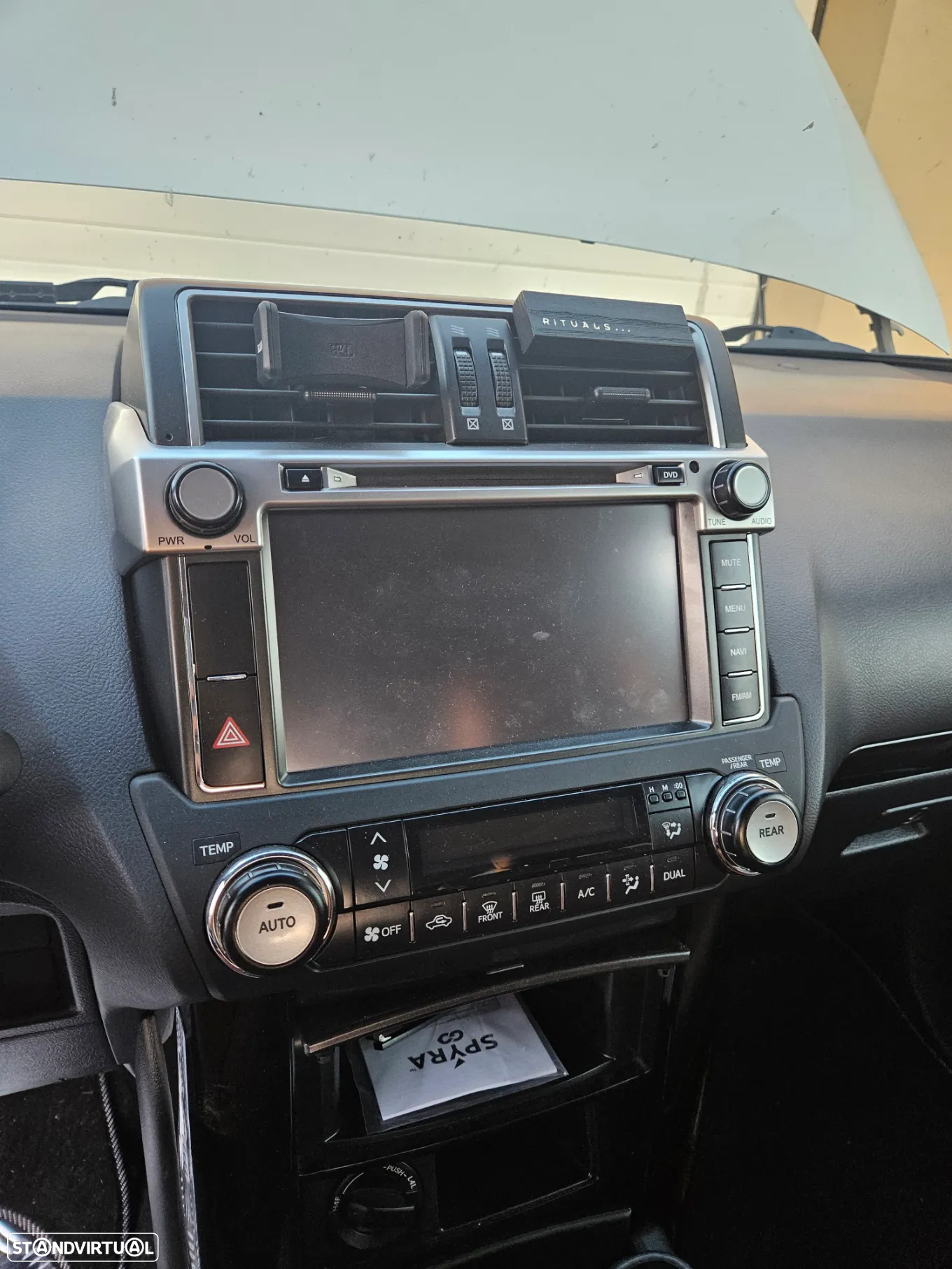 Toyota Land Cruiser - 16