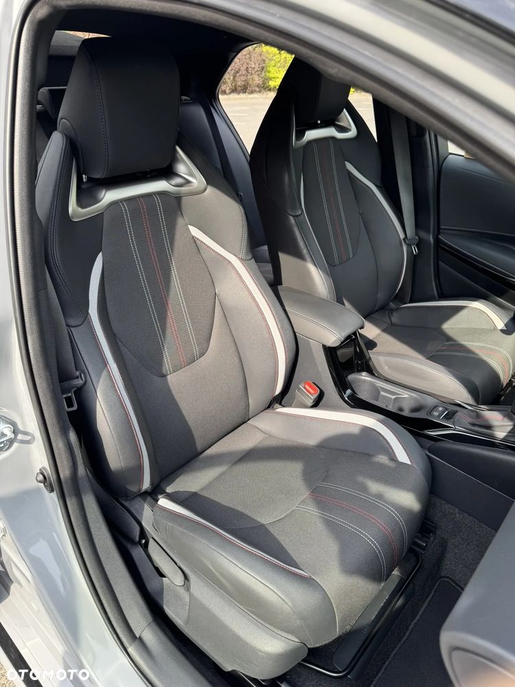 Toyota Corolla 2.0 Hybrid GR Sport - 13
