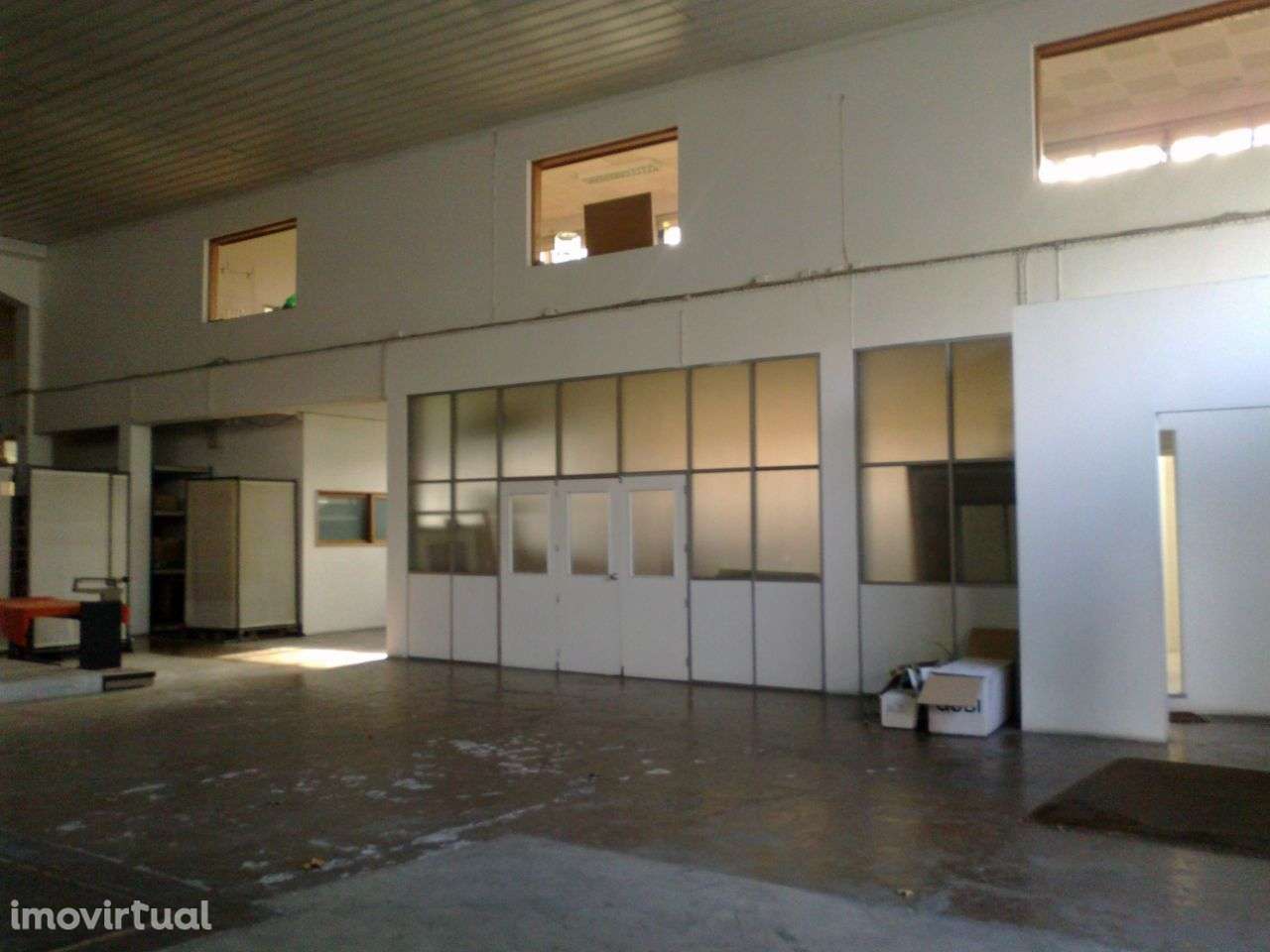 Armazém na Zona Industrial do Porto - Grande imagem: 3/3