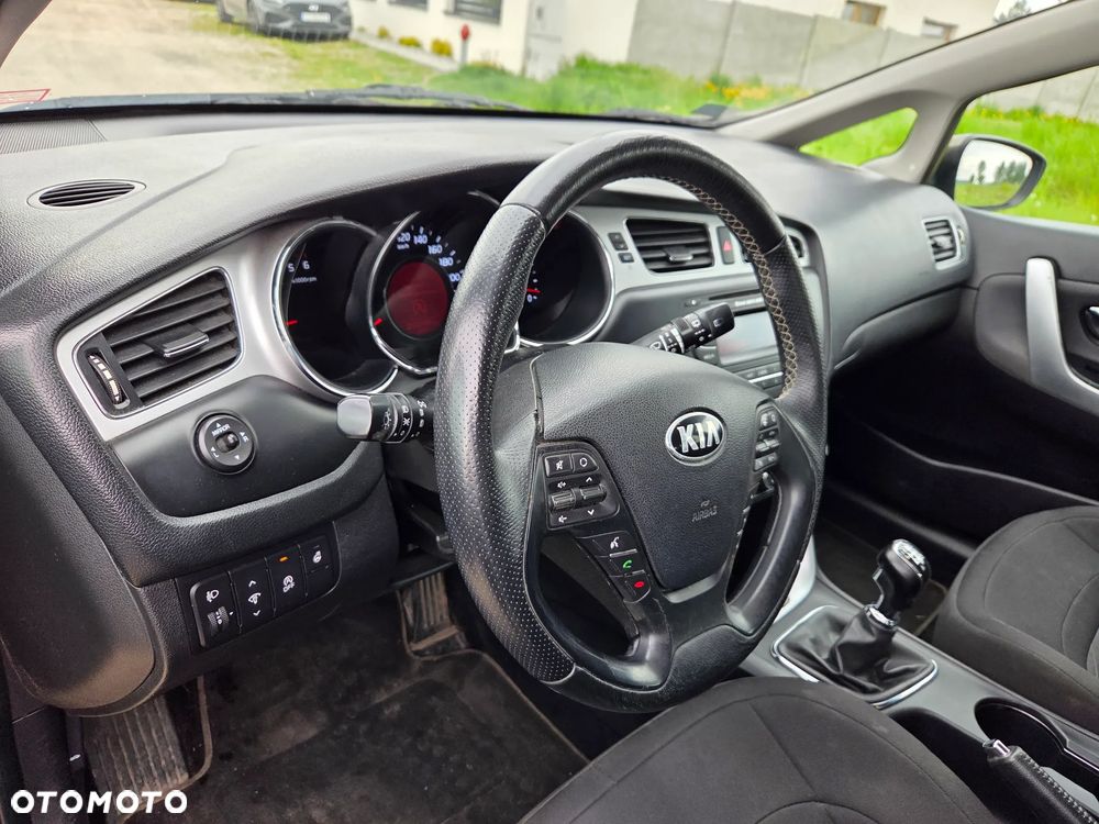 Kia Ceed 1.6 CRDi 128 Vision - 10