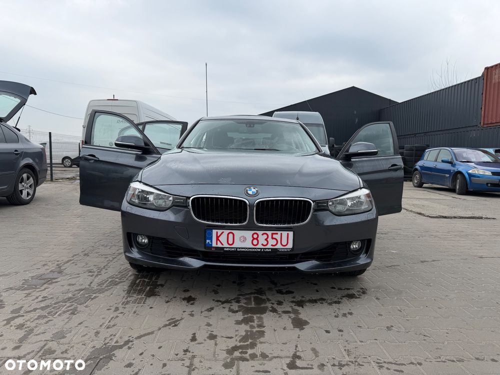 BMW Seria 3 328i xDrive Luxury Line - 2