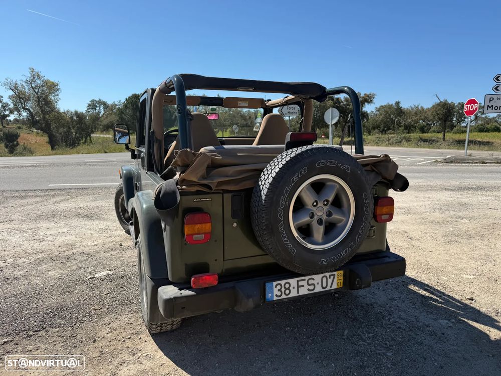 Jeep Wrangler 4.0 Auto Sahara - 8