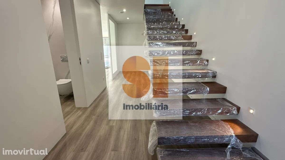 Moradia T4 Nova - Castêlo da Maia - Grande imagem: 3/49