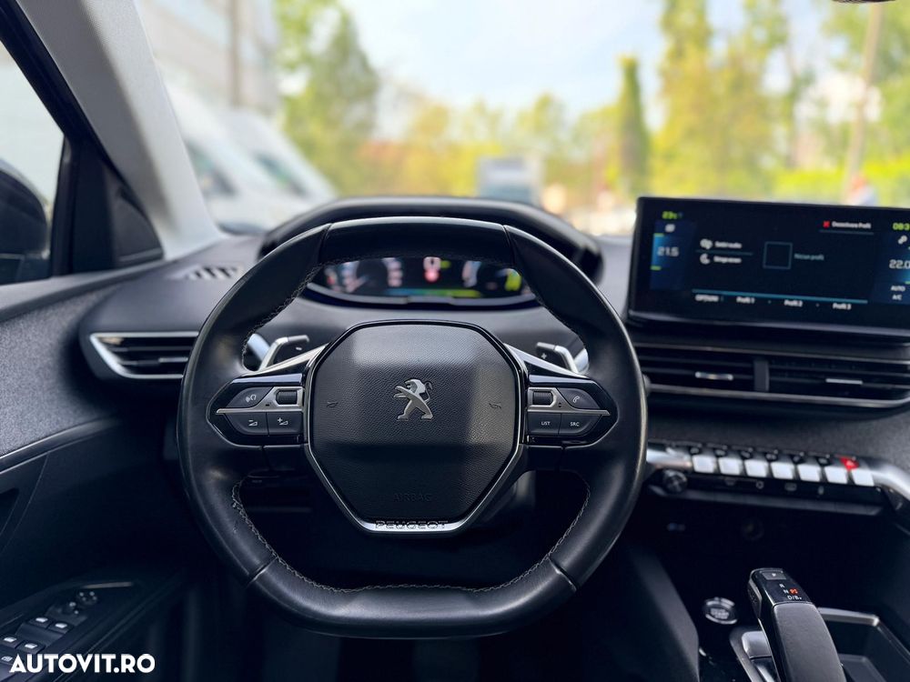 Peugeot 3008 PHEV 300 EAT8 4X4 Allure Pack - 11
